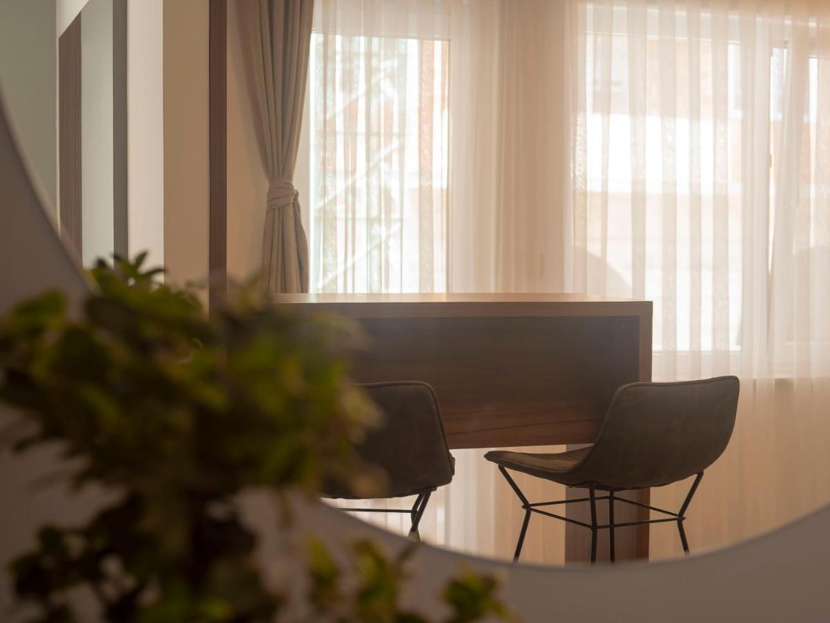 Lux Apartments Pristina Extérieur photo