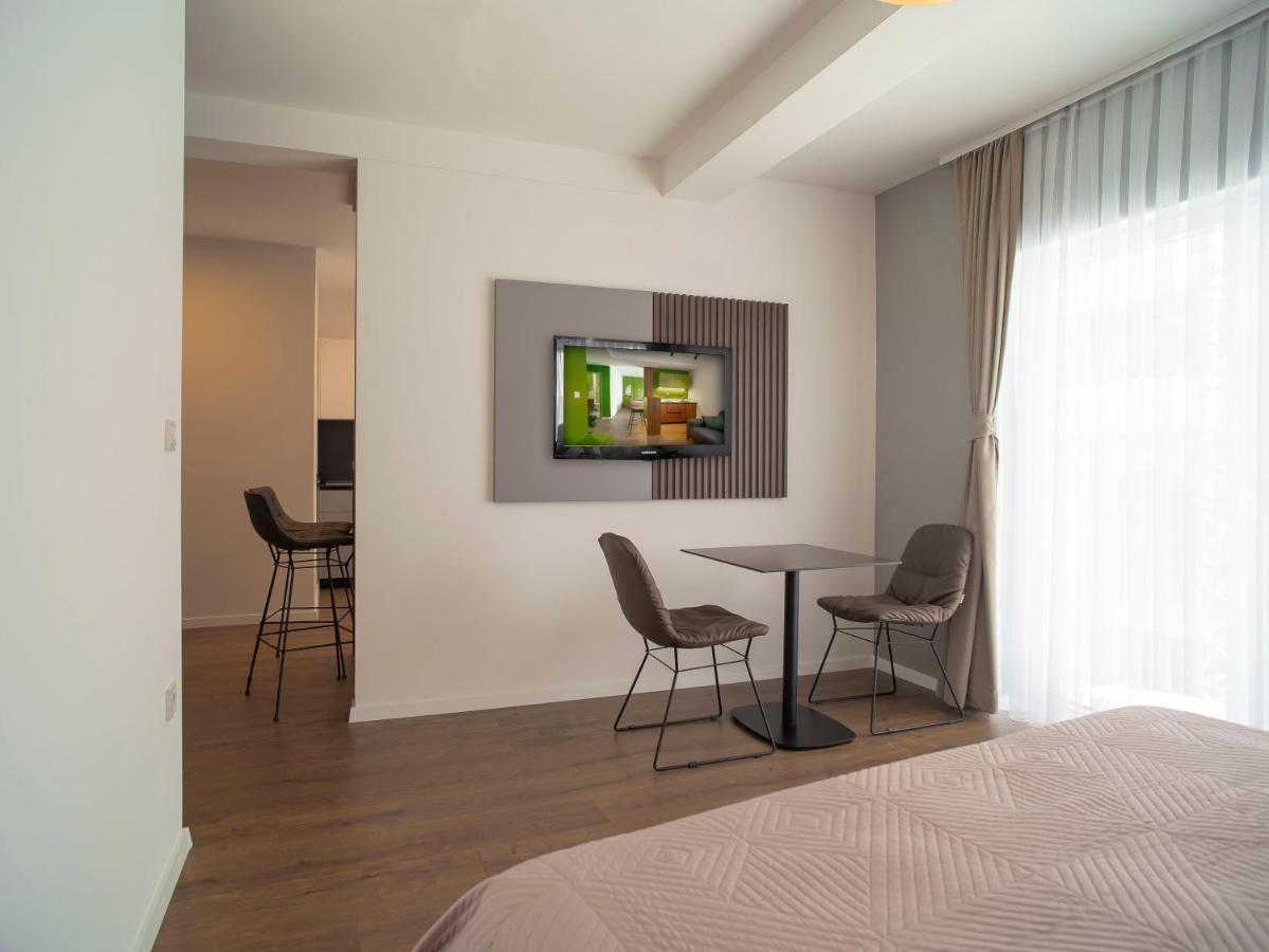Lux Apartments Pristina Extérieur photo
