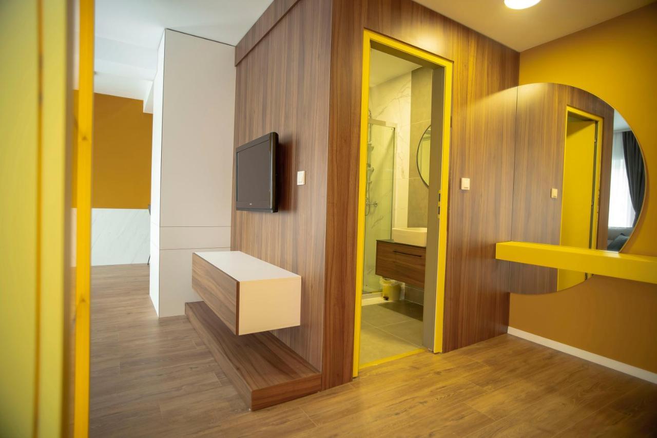 Lux Apartments Pristina Extérieur photo