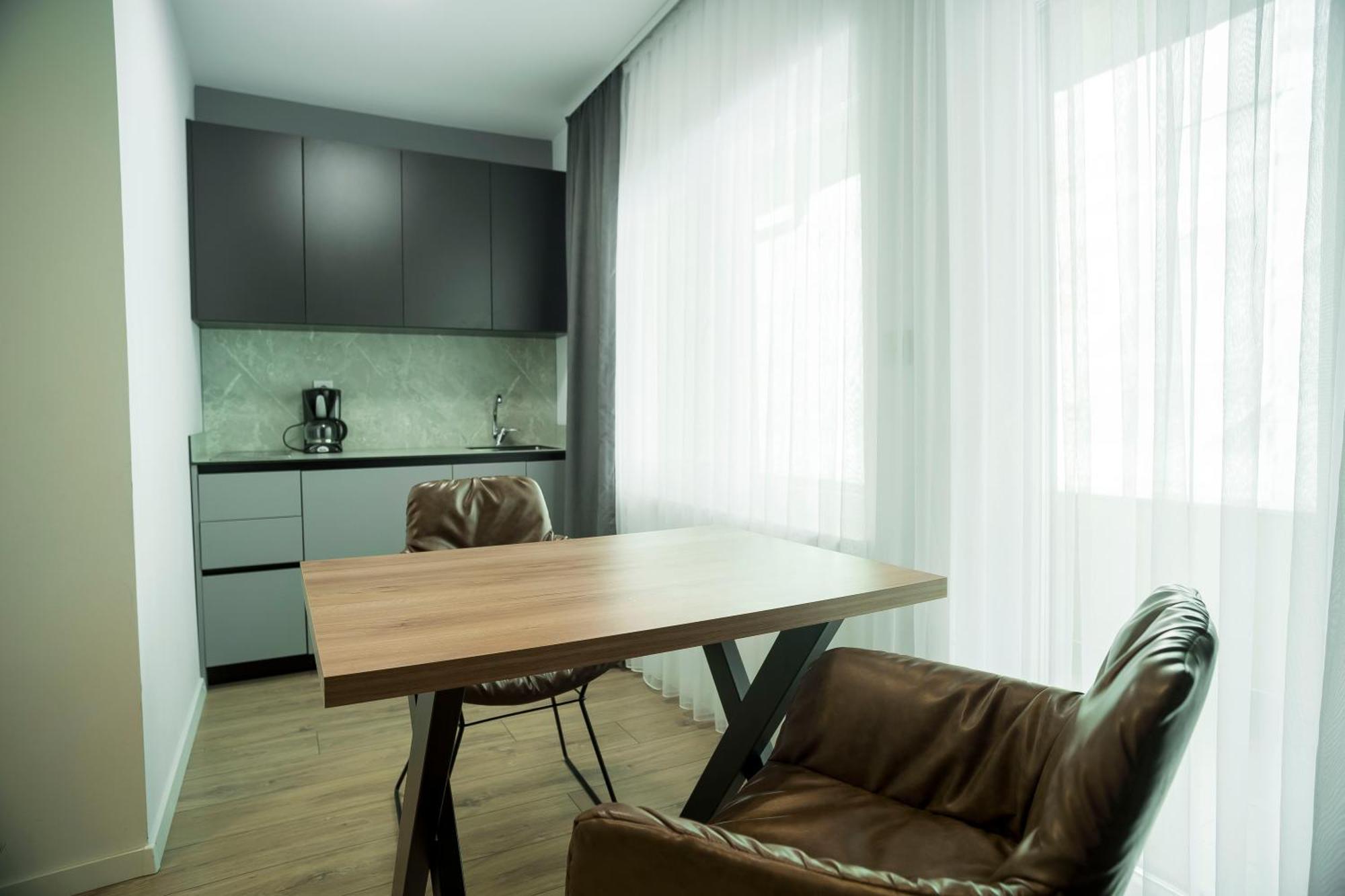 Lux Apartments Pristina Extérieur photo